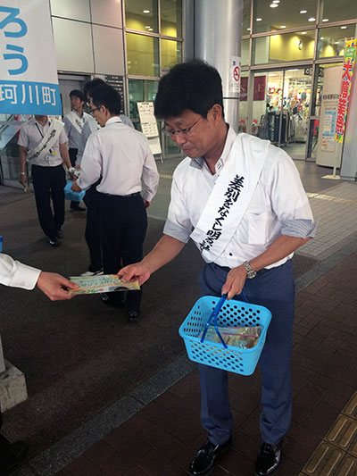 那珂川北中学校・教頭先生、街頭啓発運動