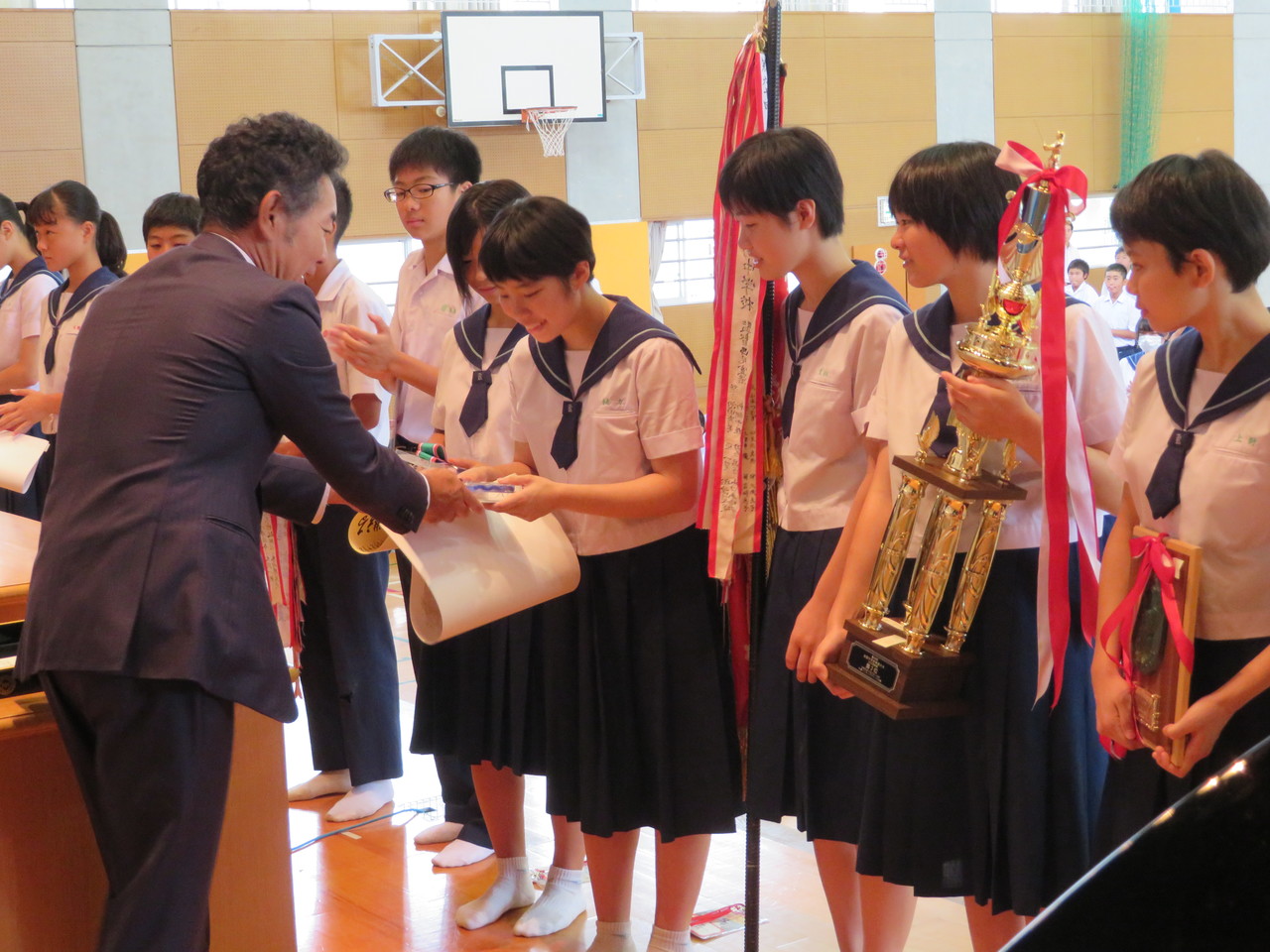 那珂川北中学校 活躍した部活の生徒たち